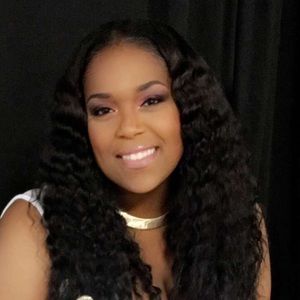 Meet your Posher, Carla